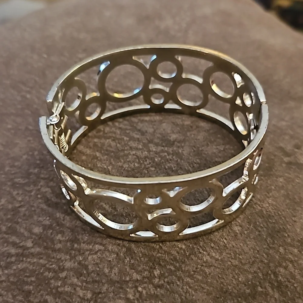 Vintage bracelet about